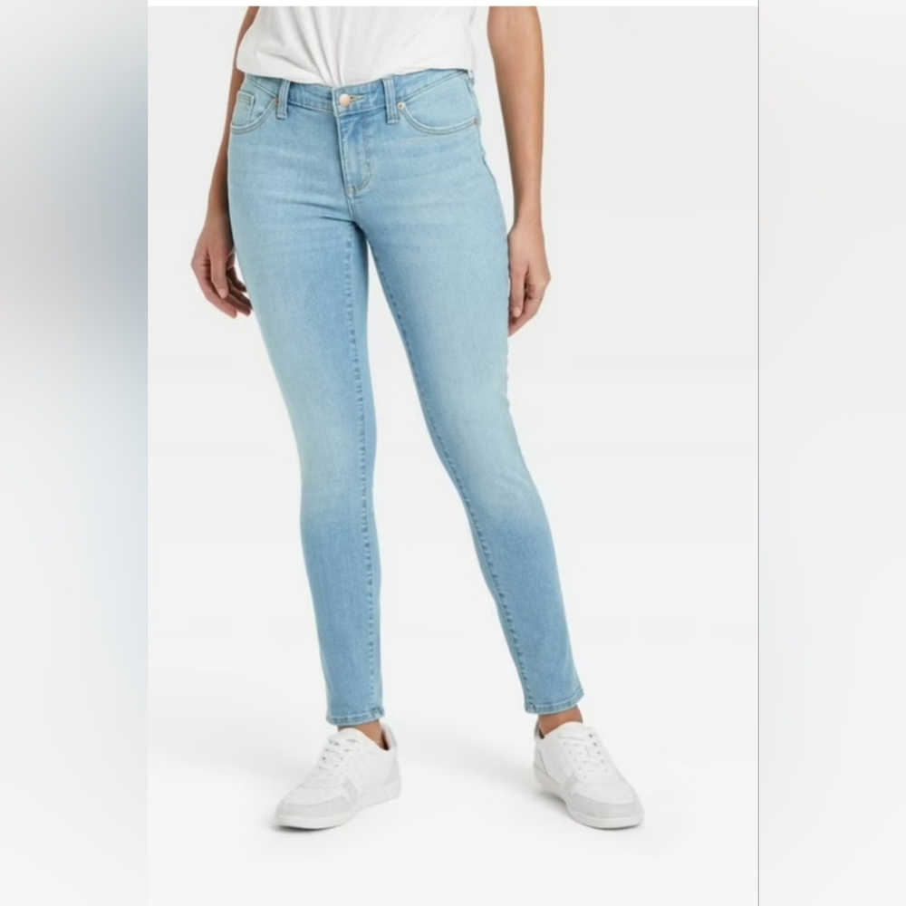 Universal Thread Mid Rise Curvy Skinny Jeans Women’s Size 4/27R Light Blue